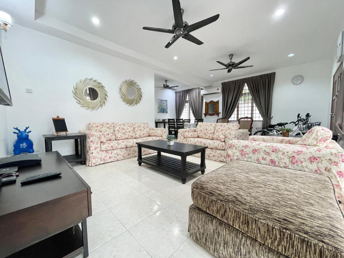 Langkawi Cozy Holiday Home At Bukit Indah By Zervin Kuah Exterior photo