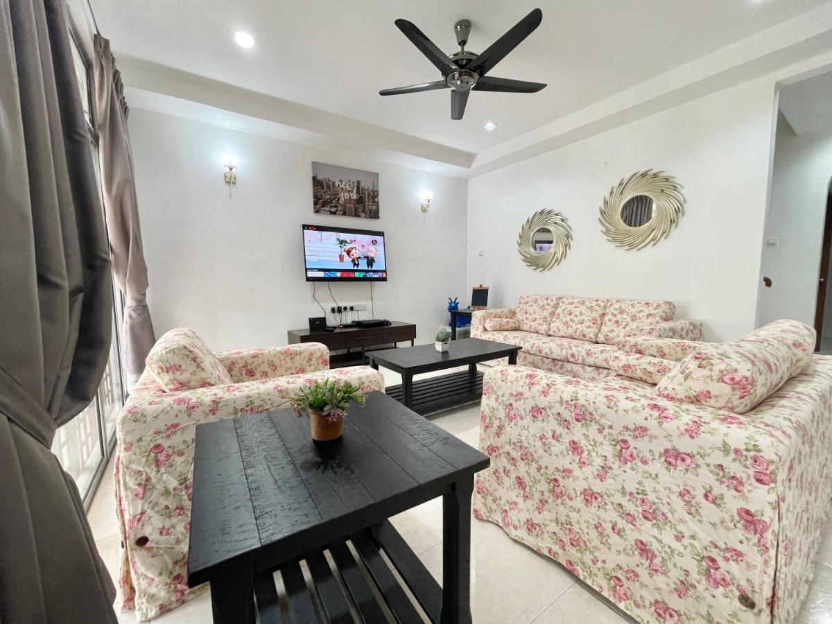 Langkawi Cozy Holiday Home At Bukit Indah By Zervin Kuah Exterior photo